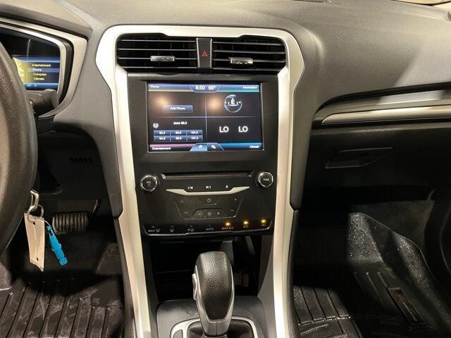 
								2014 Ford Fusion SE full									
