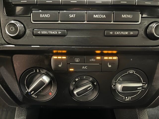 
								2015 Volkswagen Jetta 1.8T SE full									