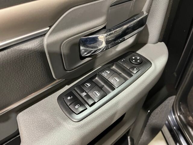 
								2020 RAM 1500 Classic Warlock full									