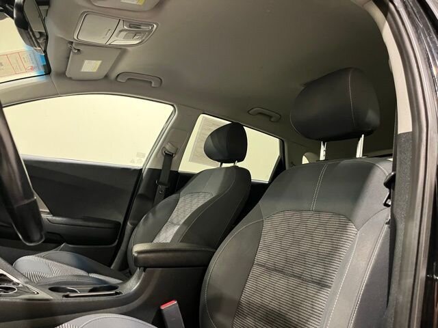 
								2018 Kia Niro Plug-In Hybrid LX w/ Apple Car Play full									