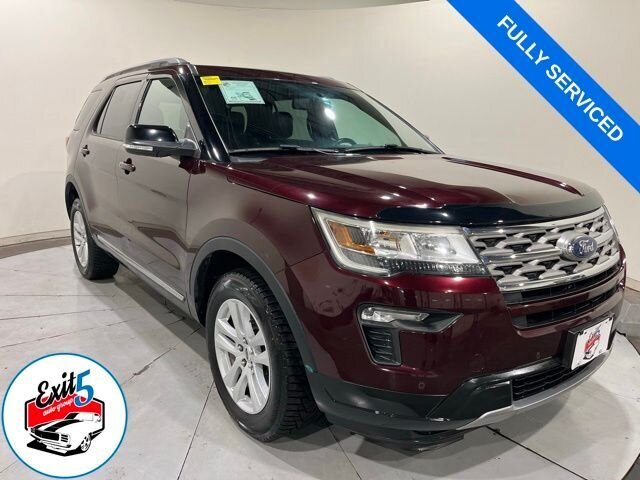 2018 Ford Explorer XLT w/ Apple Car Play and Navigation
