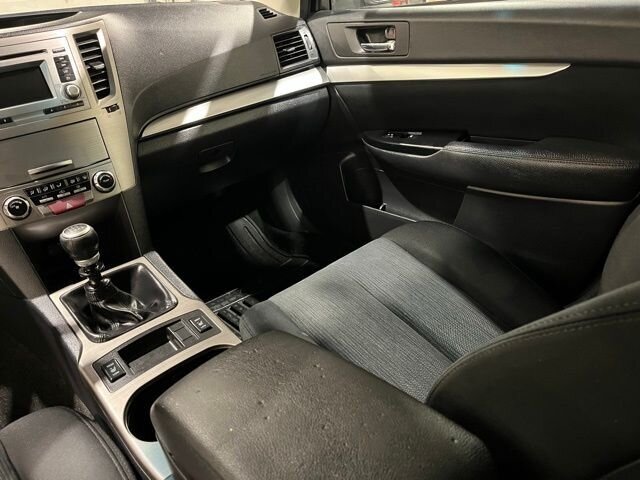 
								2014 Subaru Outback 2.5i Premium full									