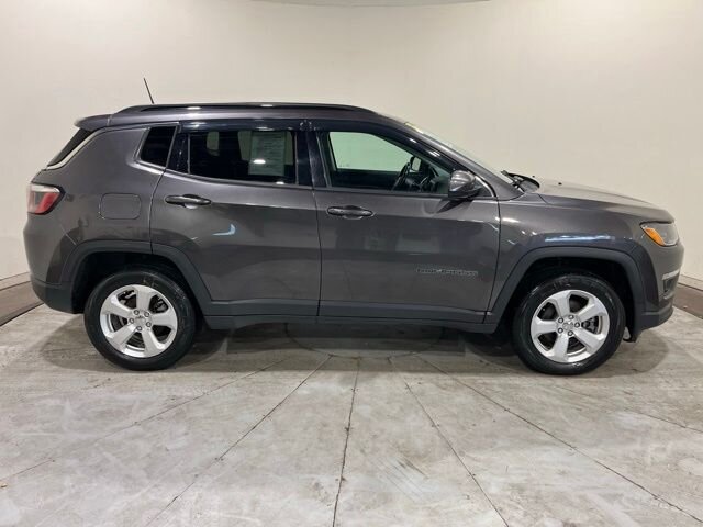
								2020 Jeep Compass Latitude full									