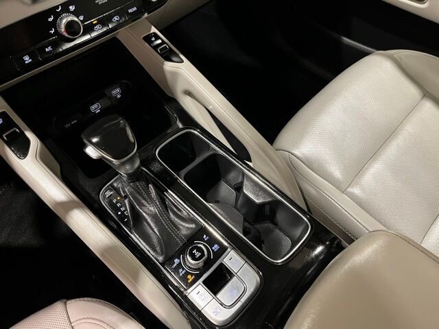 
								2020 Kia Telluride S full									