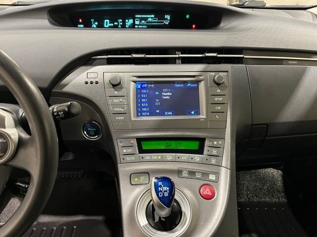 
								2012 Toyota Prius One full									