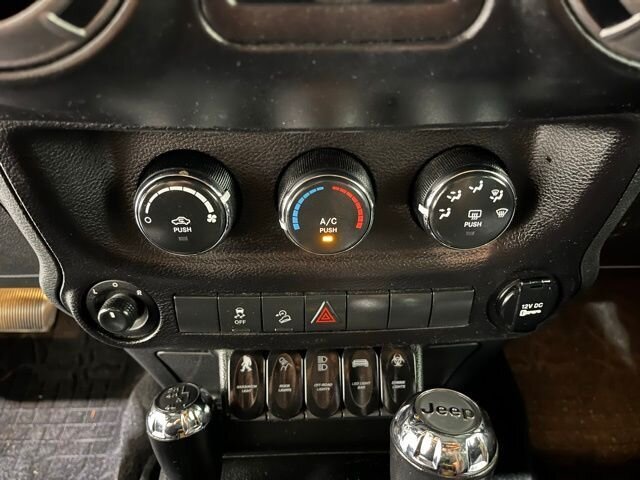 
								2017 Jeep Wrangler Unlimited Sport full									