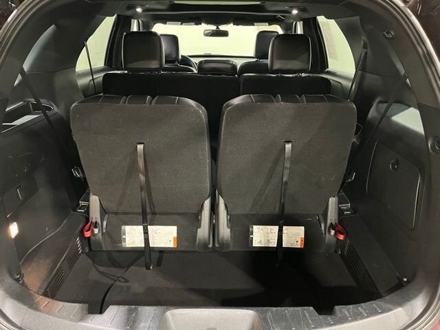 
								2018 Ford Explorer XLT w/ Apple Car Play and Navigation full									