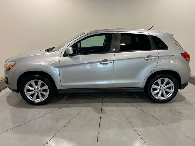 
								2015 Mitsubishi Outlander Sport ES full									