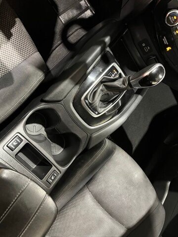 
								2020 Nissan Rogue Sport SV full									