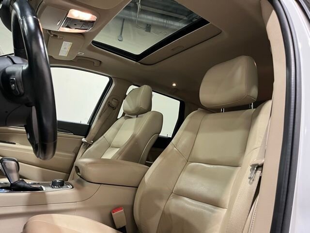 
								2021 Jeep Grand Cherokee Limited w/ Apple Car Play and Navigation full									