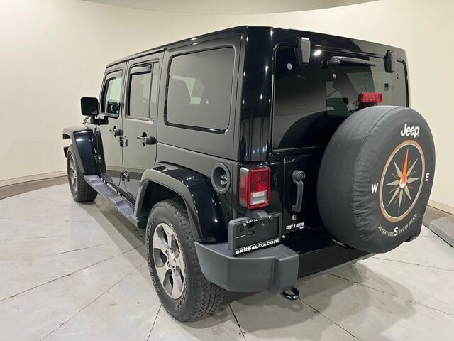 
								2018 Jeep Wrangler JK Unlimited Unlimited Sahara full									