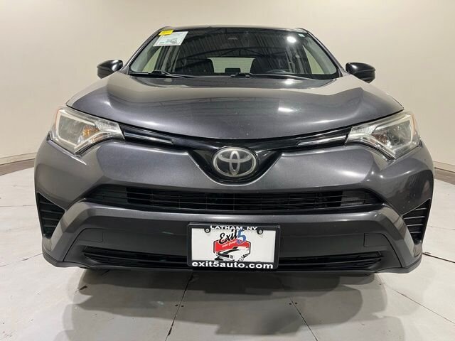 
								2018 Toyota RAV4 LE full									