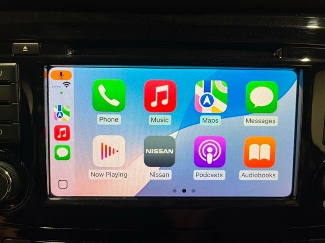
								2018 Nissan Rogue SV w/ Apple Car Play full									