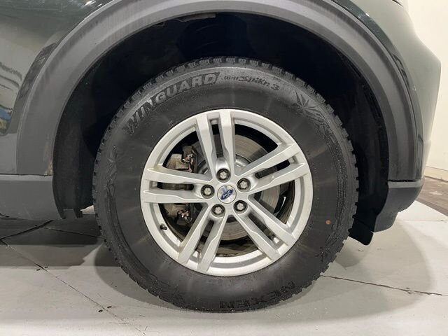 
								2021 Ford Explorer XLT full									