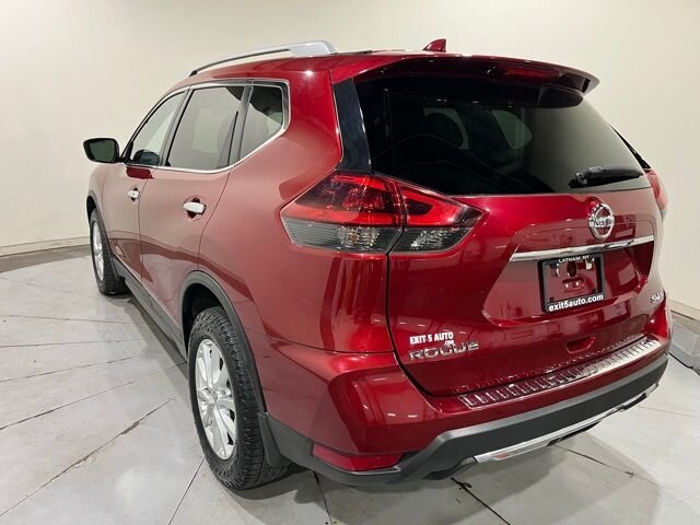 
								2018 Nissan Rogue SV w/ Apple Car Play full									