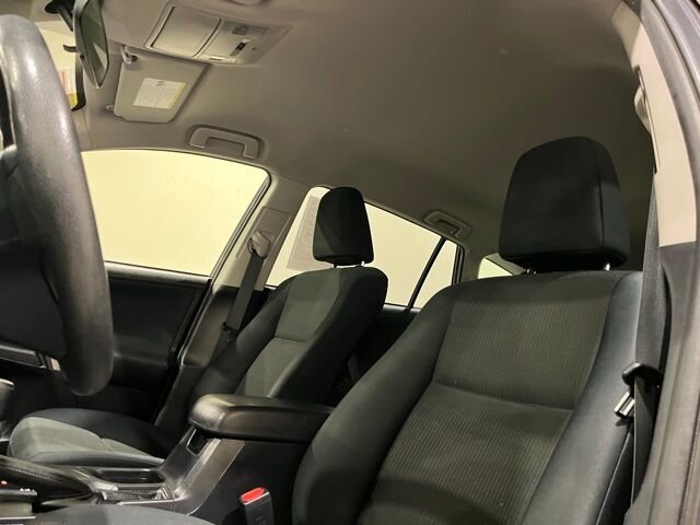 
								2018 Toyota RAV4 LE full									