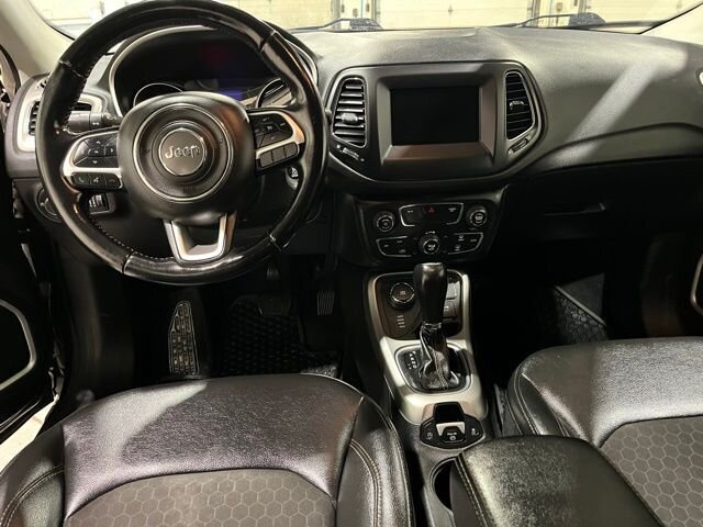 
								2020 Jeep Compass Latitude full									