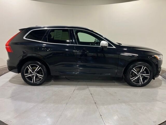 
								2018 Volvo XC60 T5 R-Design full									