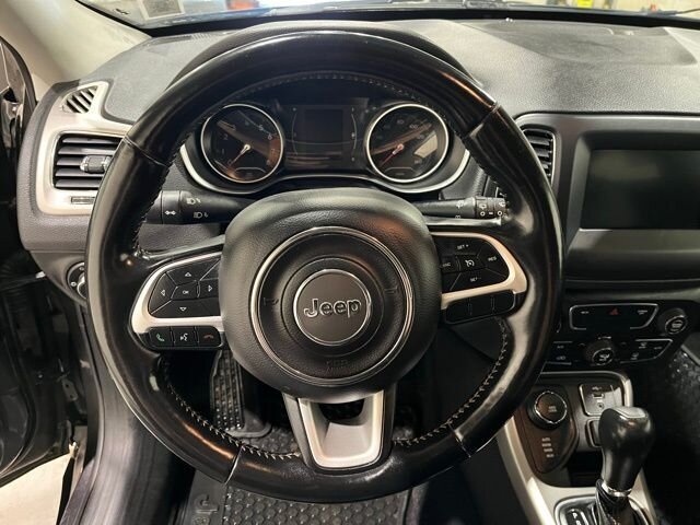 
								2020 Jeep Compass Latitude full									