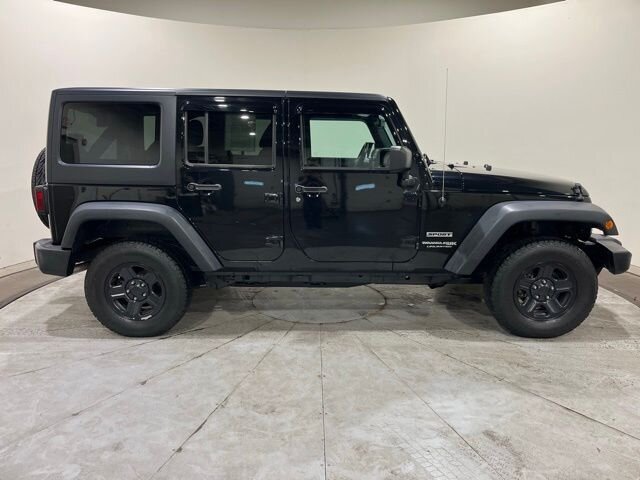 
								2018 Jeep Wrangler JK Unlimited Unlimited Sport full									