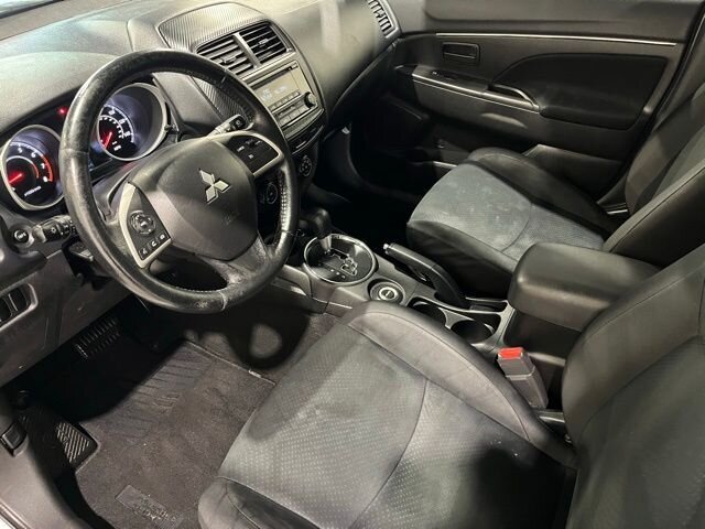 
								2015 Mitsubishi Outlander Sport ES full									