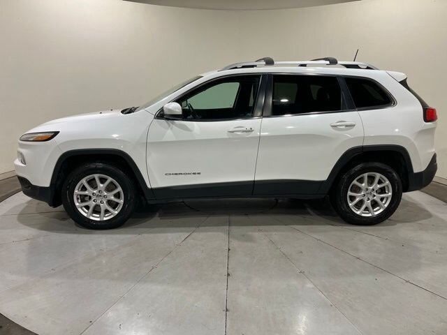 
								2016 Jeep Cherokee Latitude full									