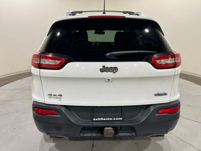 
								2016 Jeep Cherokee Latitude full									