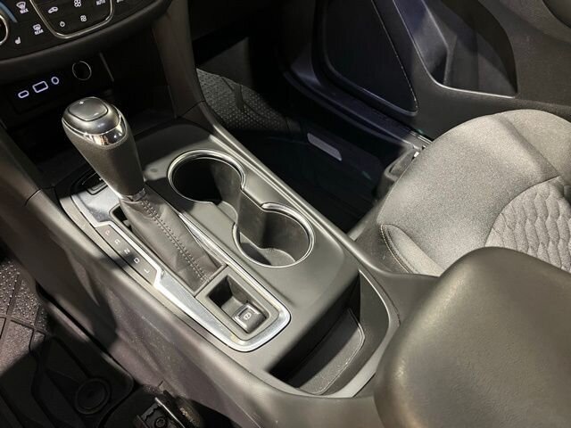 
								2021 Chevrolet Equinox LT w/ Apple Car Play full									