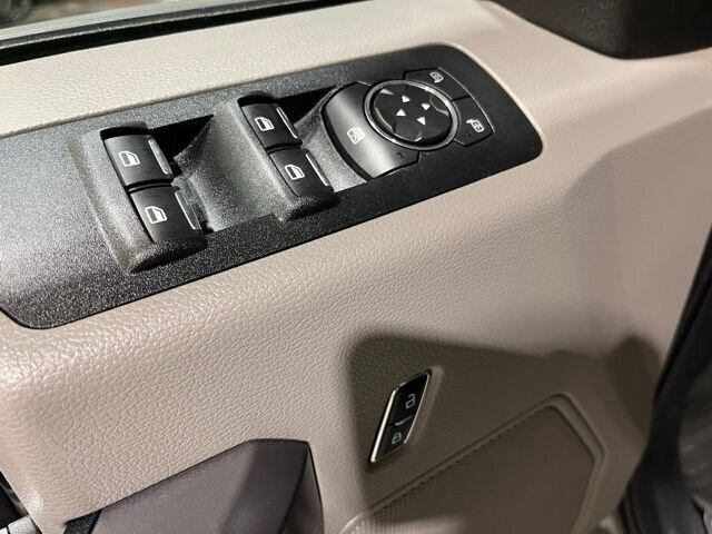 
								2019 Ford F-150 XLT full									