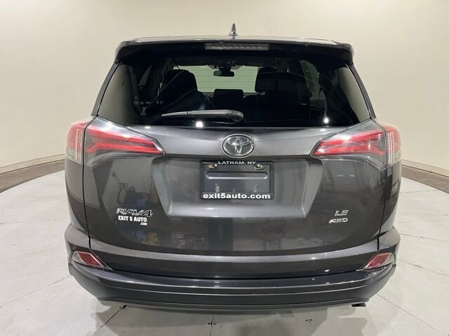 
								2018 Toyota RAV4 LE full									
