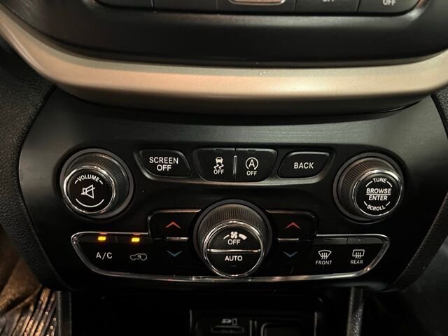 
								2018 Jeep Cherokee Limited full									