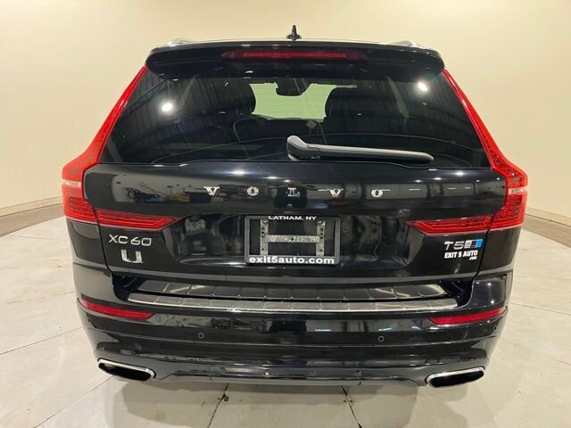 
								2018 Volvo XC60 T5 R-Design full									