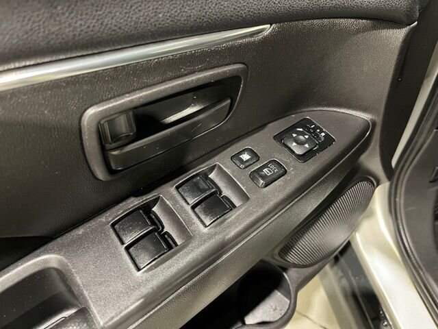 
								2015 Mitsubishi Outlander Sport ES full									