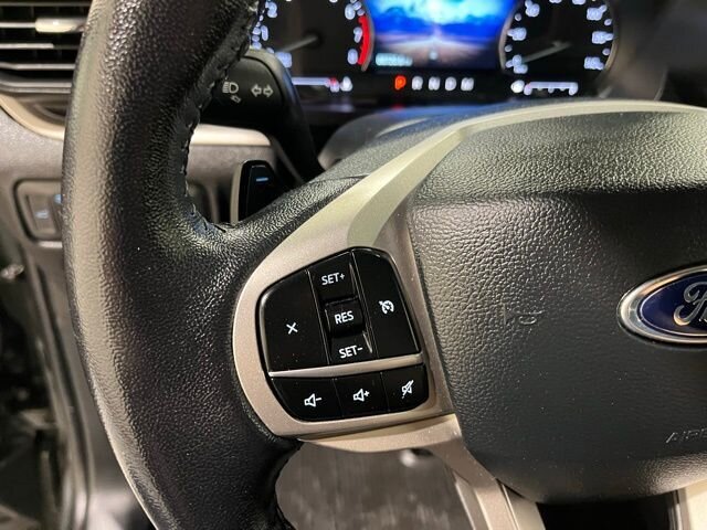 
								2021 Ford Explorer XLT full									