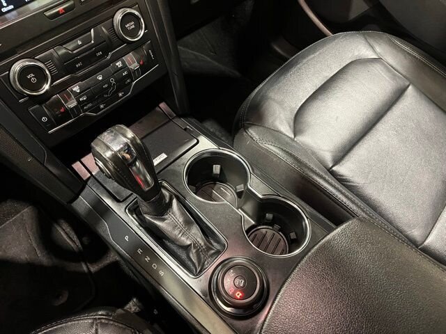 
								2018 Ford Explorer XLT w/ Apple Car Play and Navigation full									