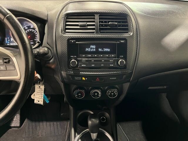 
								2015 Mitsubishi Outlander Sport ES full									