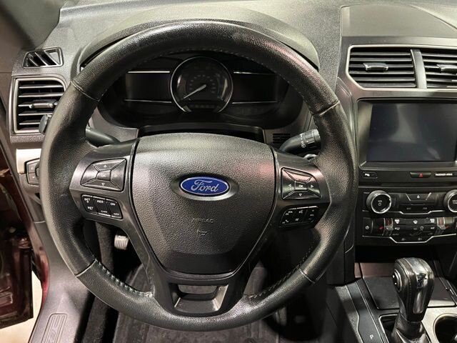 
								2018 Ford Explorer XLT w/ Apple Car Play and Navigation full									