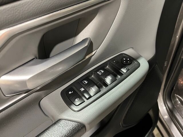 
								2019 RAM 1500 Big Horn/Lone Star w/ Navigation full									