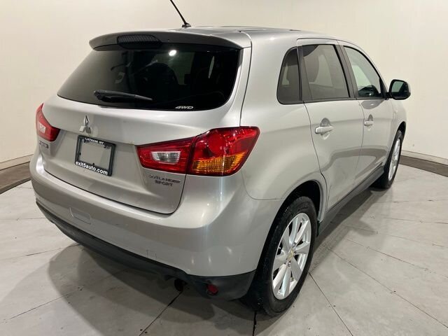 
								2015 Mitsubishi Outlander Sport ES full									