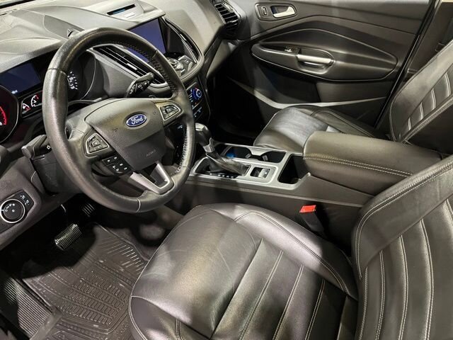 
								2017 Ford Escape Titanium w/ Navigation full									