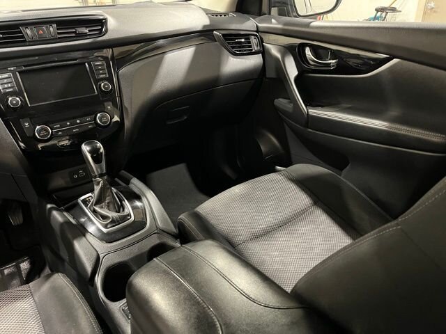 
								2020 Nissan Rogue Sport SV full									