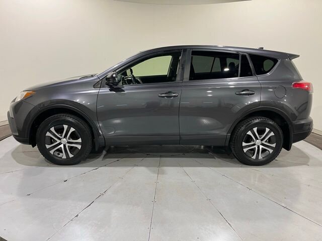 
								2018 Toyota RAV4 LE full									