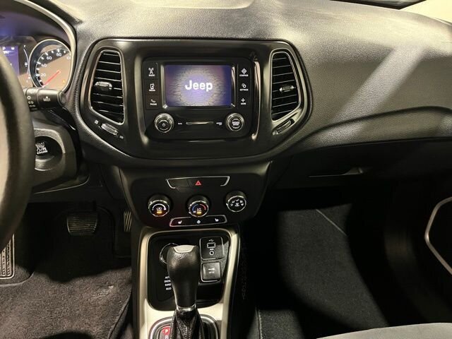 
								2018 Jeep Compass Sport full									