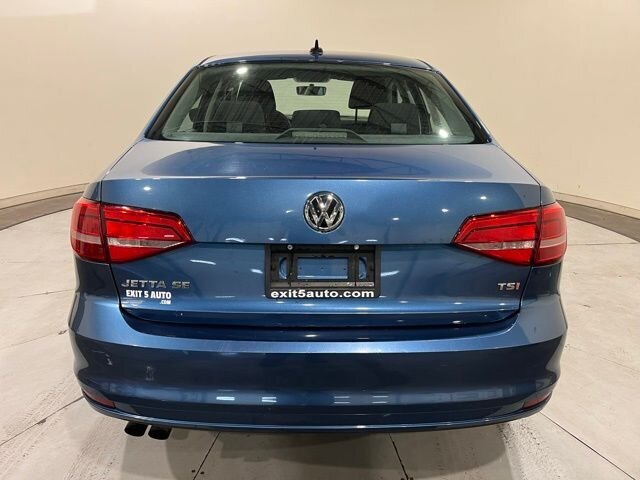 
								2015 Volkswagen Jetta 1.8T SE full									