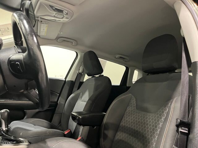 
								2018 Jeep Compass Sport full									