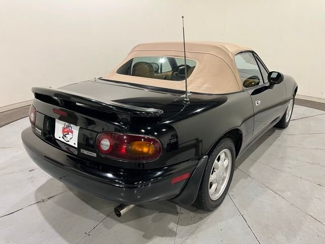 
								1993 Mazda MX-5 Miata Base full									