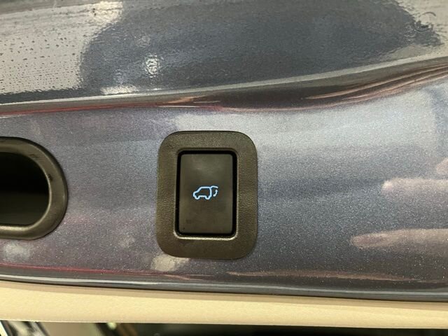 
								2015 Toyota Highlander LE Plus V6 full									