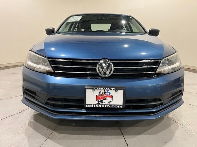 
								2015 Volkswagen Jetta 1.8T SE full									