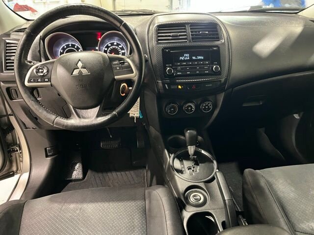 
								2015 Mitsubishi Outlander Sport ES full									