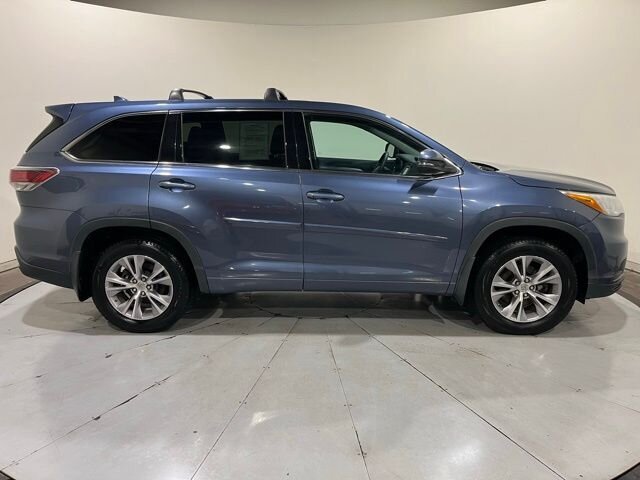 
								2015 Toyota Highlander LE Plus V6 full									